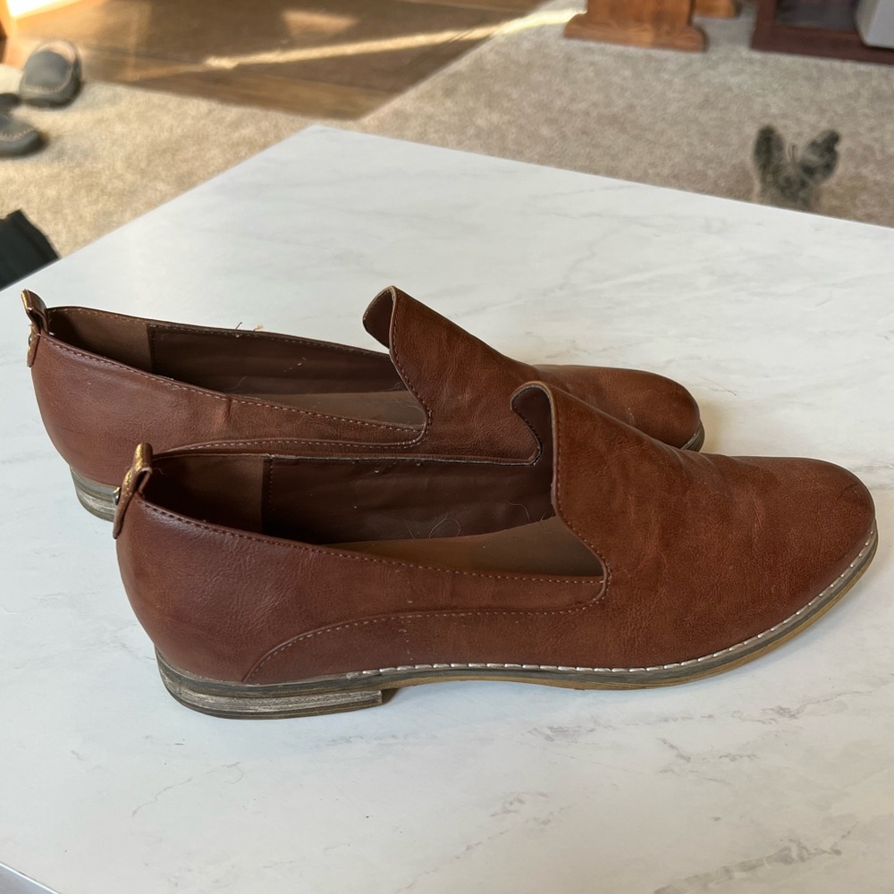 Indigo Rd Leather Loafers w Solid Wood Bottoms